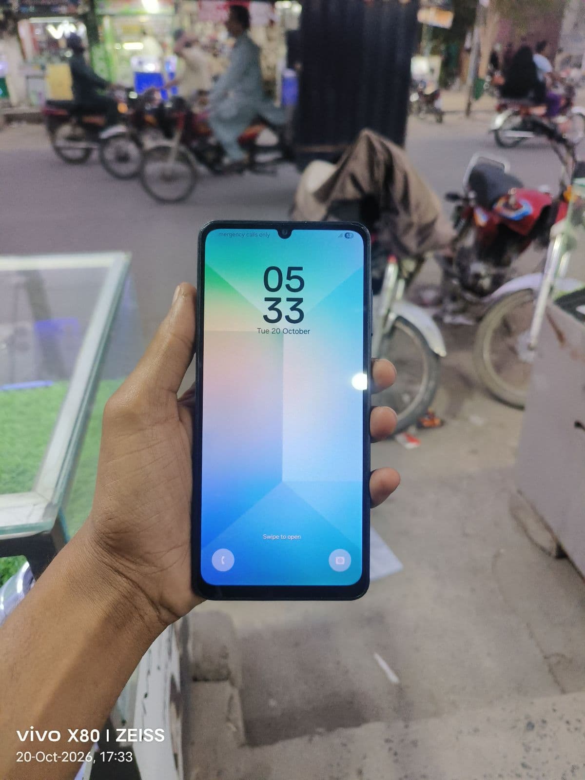 Samsung Galaxy A06 4GB / 64GB in Light Blue — photo 2