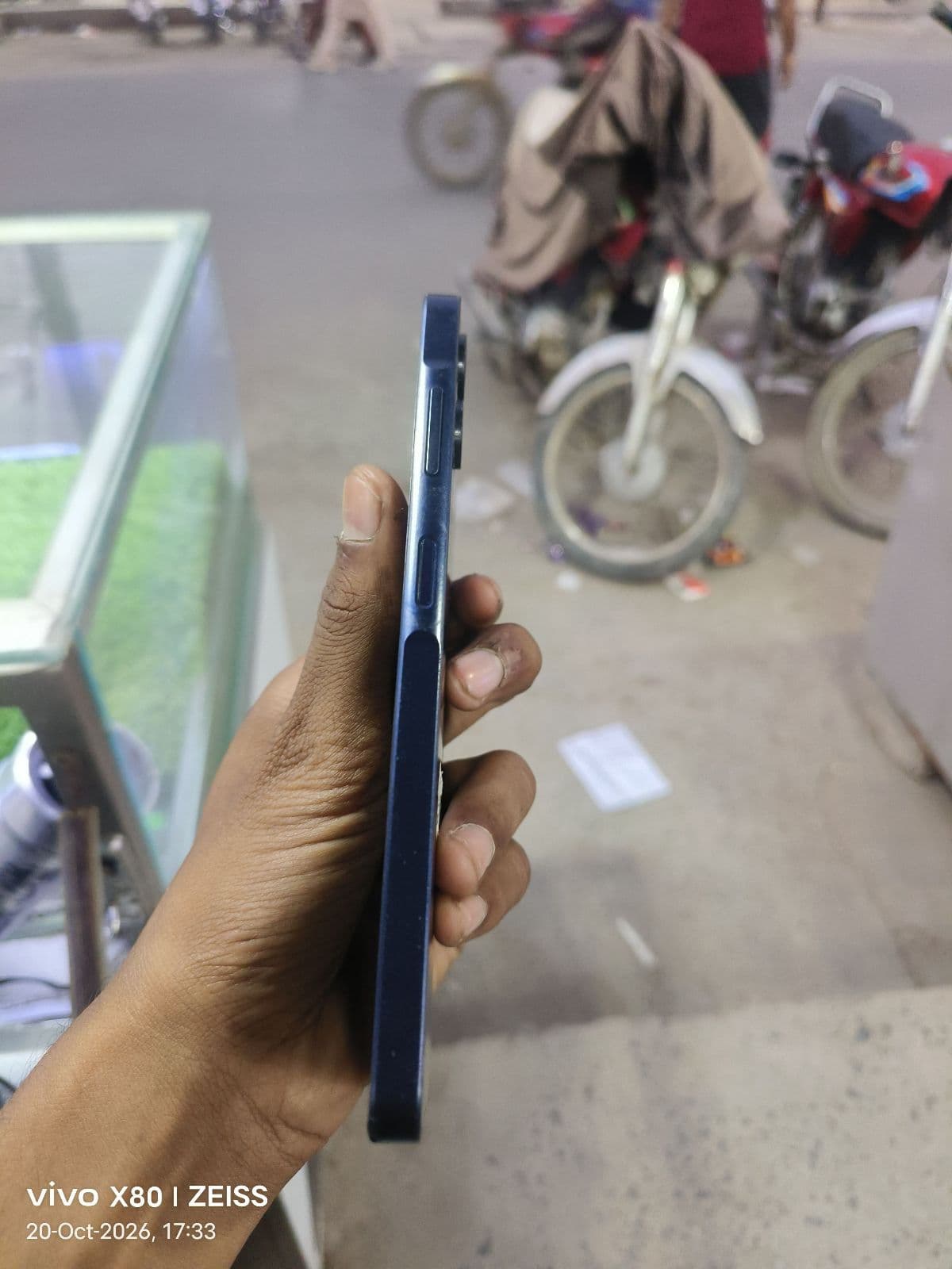 Samsung Galaxy A06 4GB / 64GB in Light Blue — photo 5