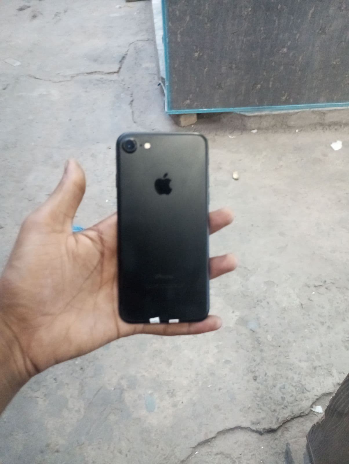 iPhone 7 · 32GB