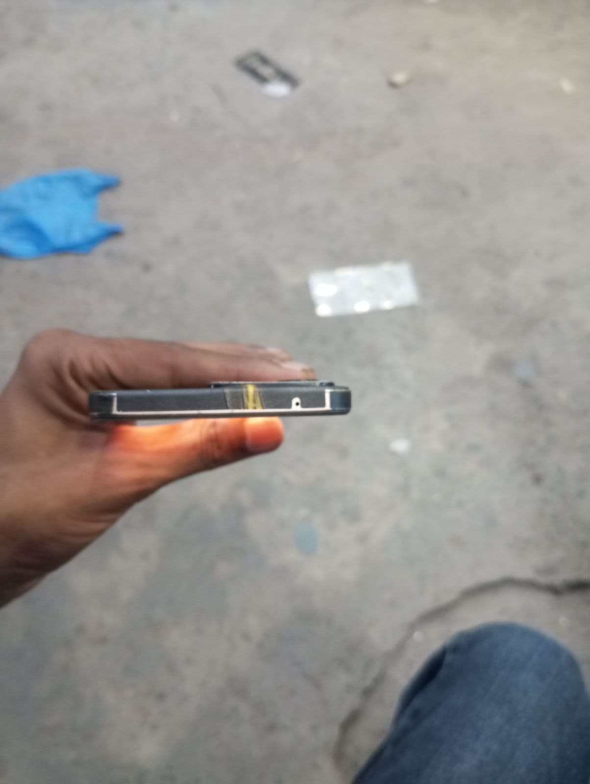 Vivo V29e 8GB / 256GB in Forest Black — photo 4