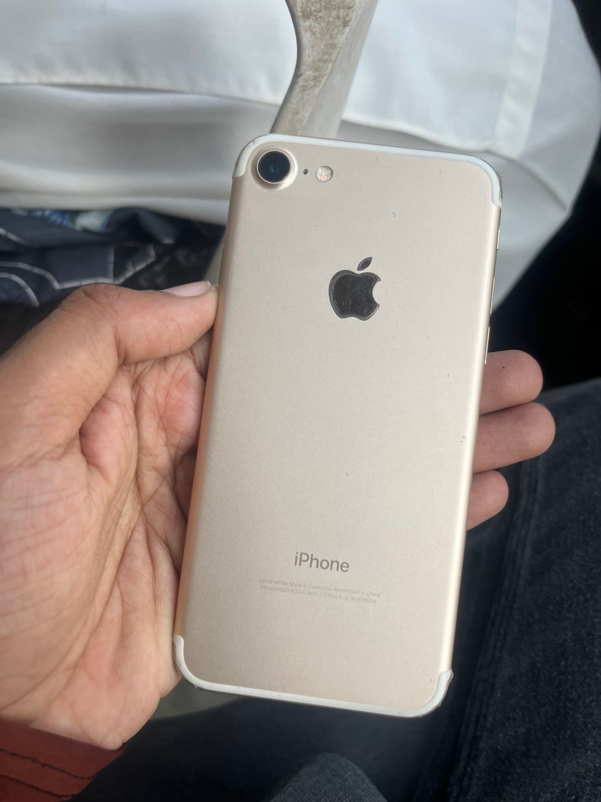 iPhone 7 · 32GB