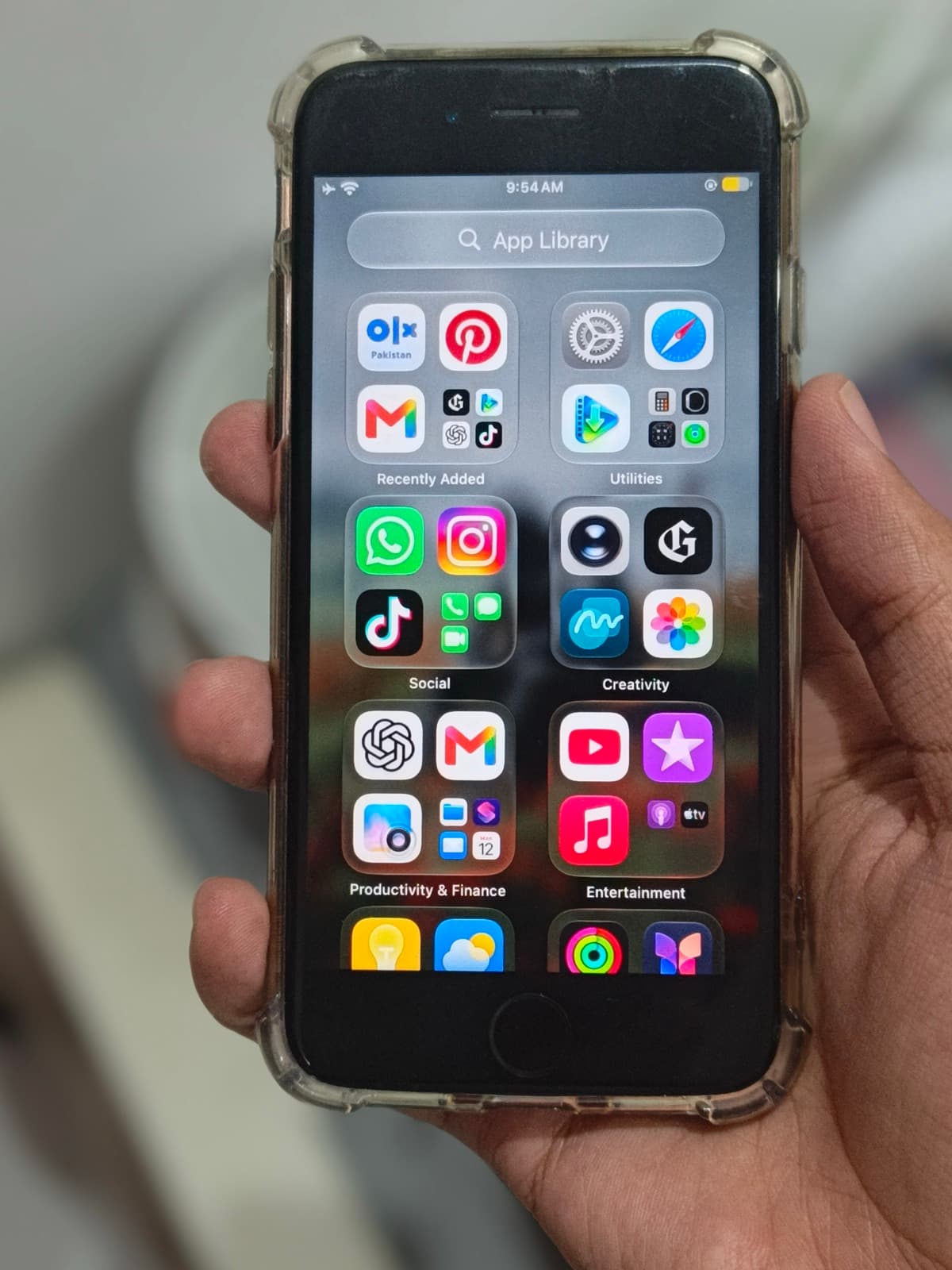 iPhone SE (2020) · 64GB