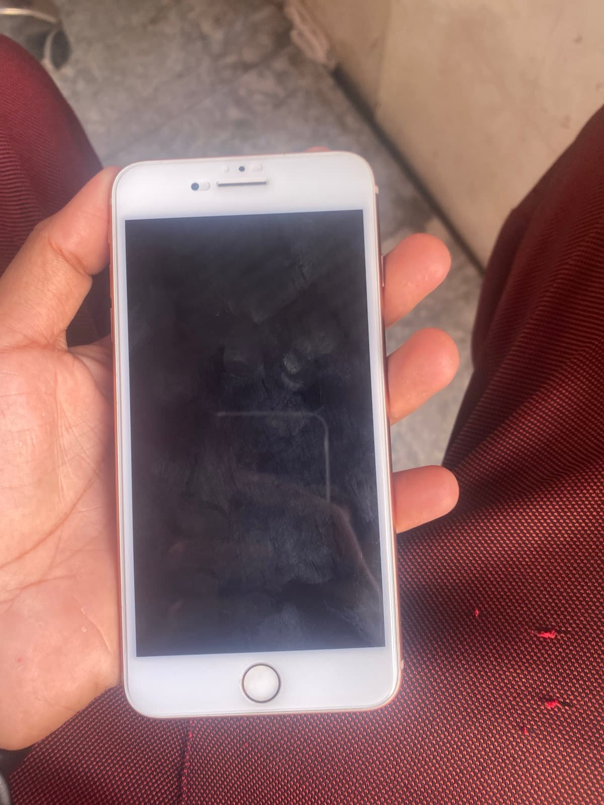 Apple iPhone 8 Plus 64GB in Gold — photo 2