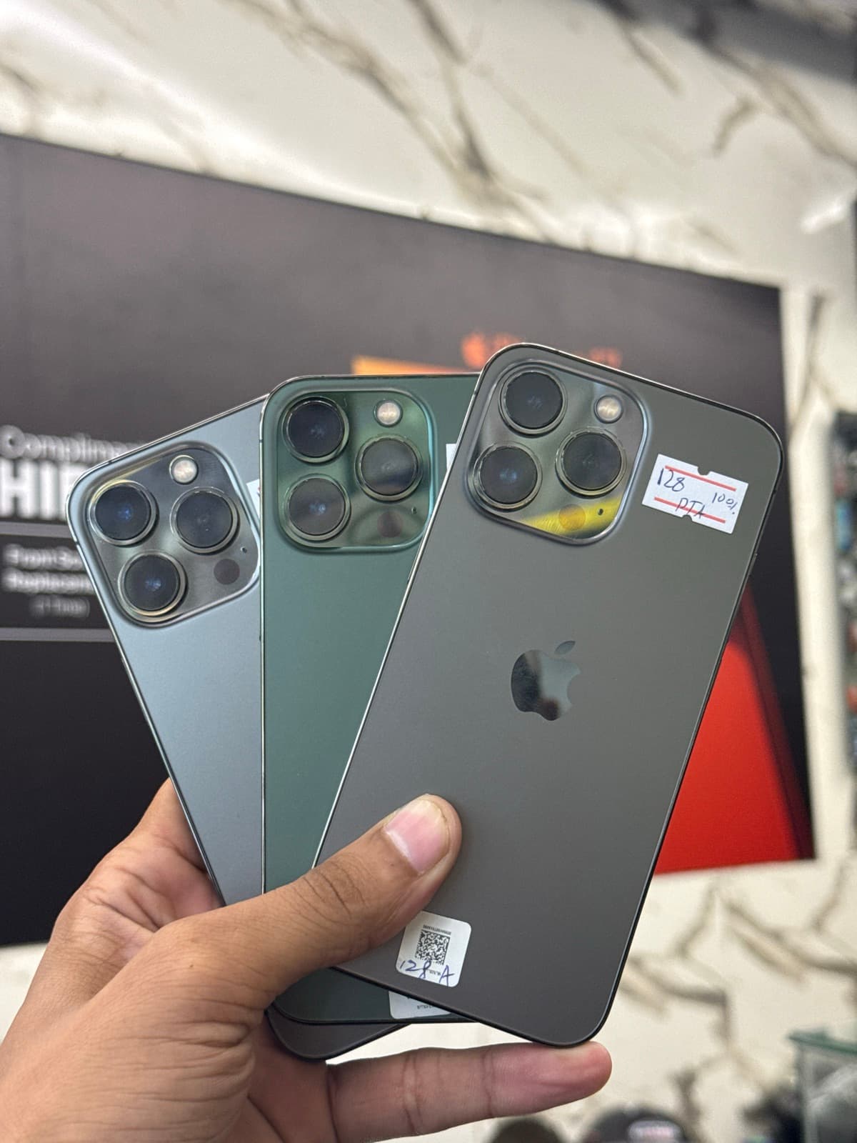 Apple iPhone 13 Pro 128GB in Alpine Green — photo 1