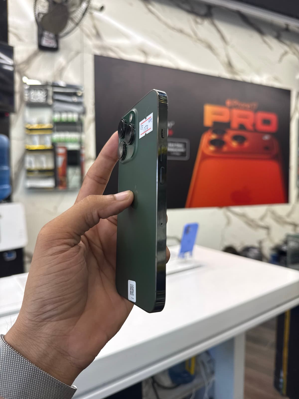 Apple iPhone 13 Pro 128GB in Alpine Green — photo 3