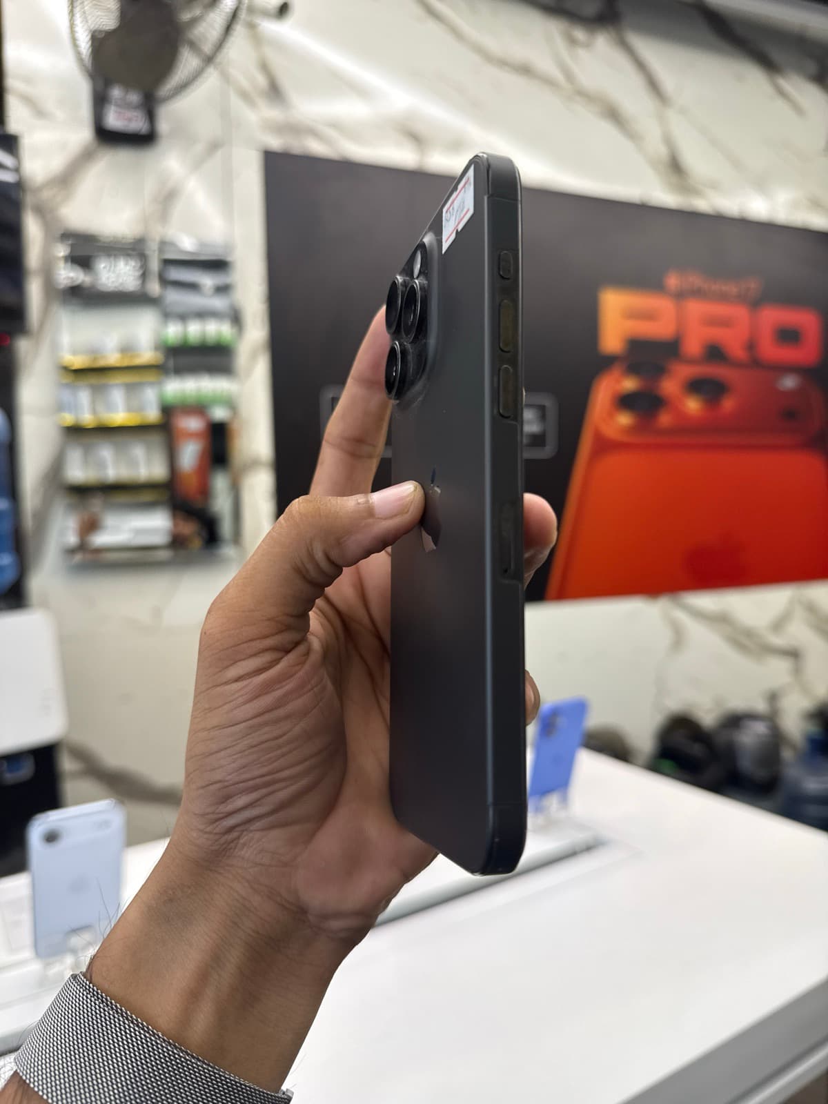 Apple iPhone 15 Pro Max 256GB in Black Titanium — photo 2