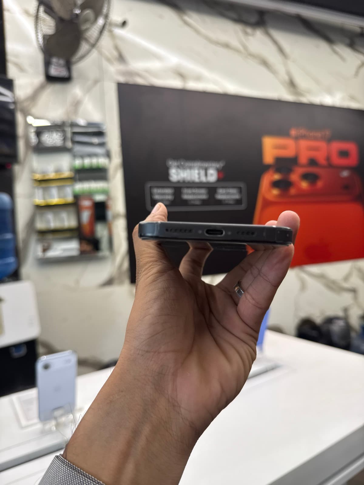 Apple iPhone 15 Pro Max 256GB in Black Titanium — photo 4