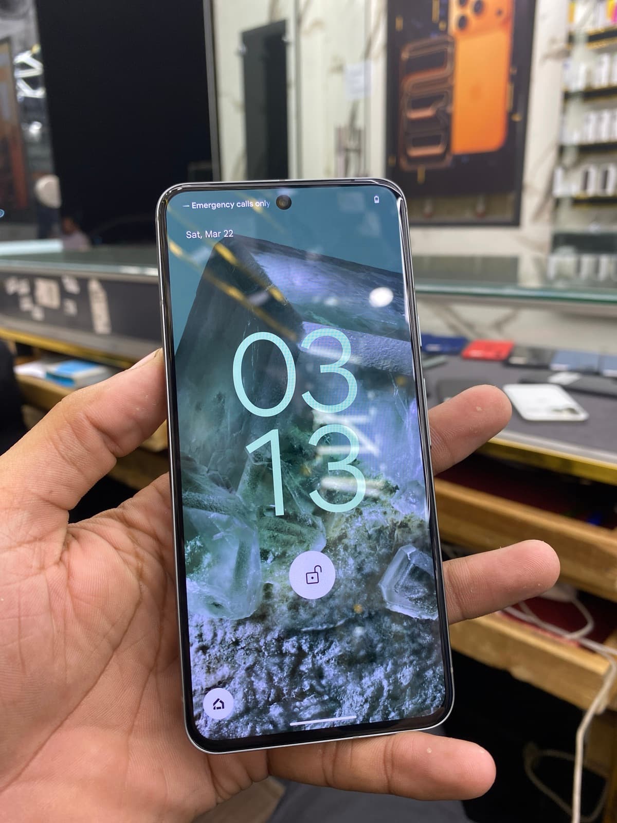 Google Pixel 8 8GB / 128GB in Hazel — photo 4