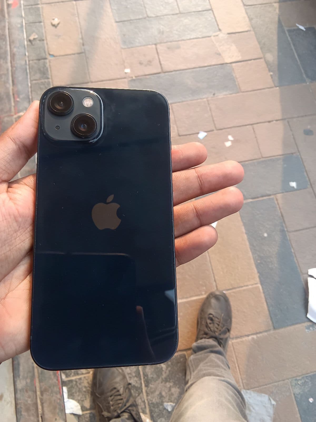 iPhone 13 · 128GB
