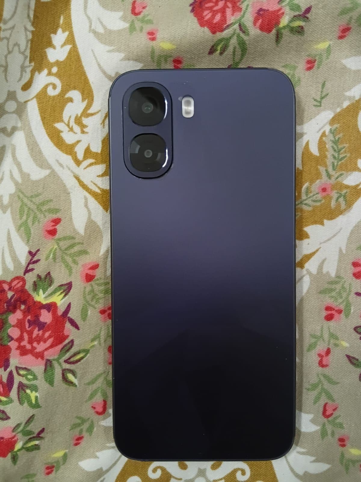 Oppo A6k 6GB / 128GB in Crystal Violet — photo 3