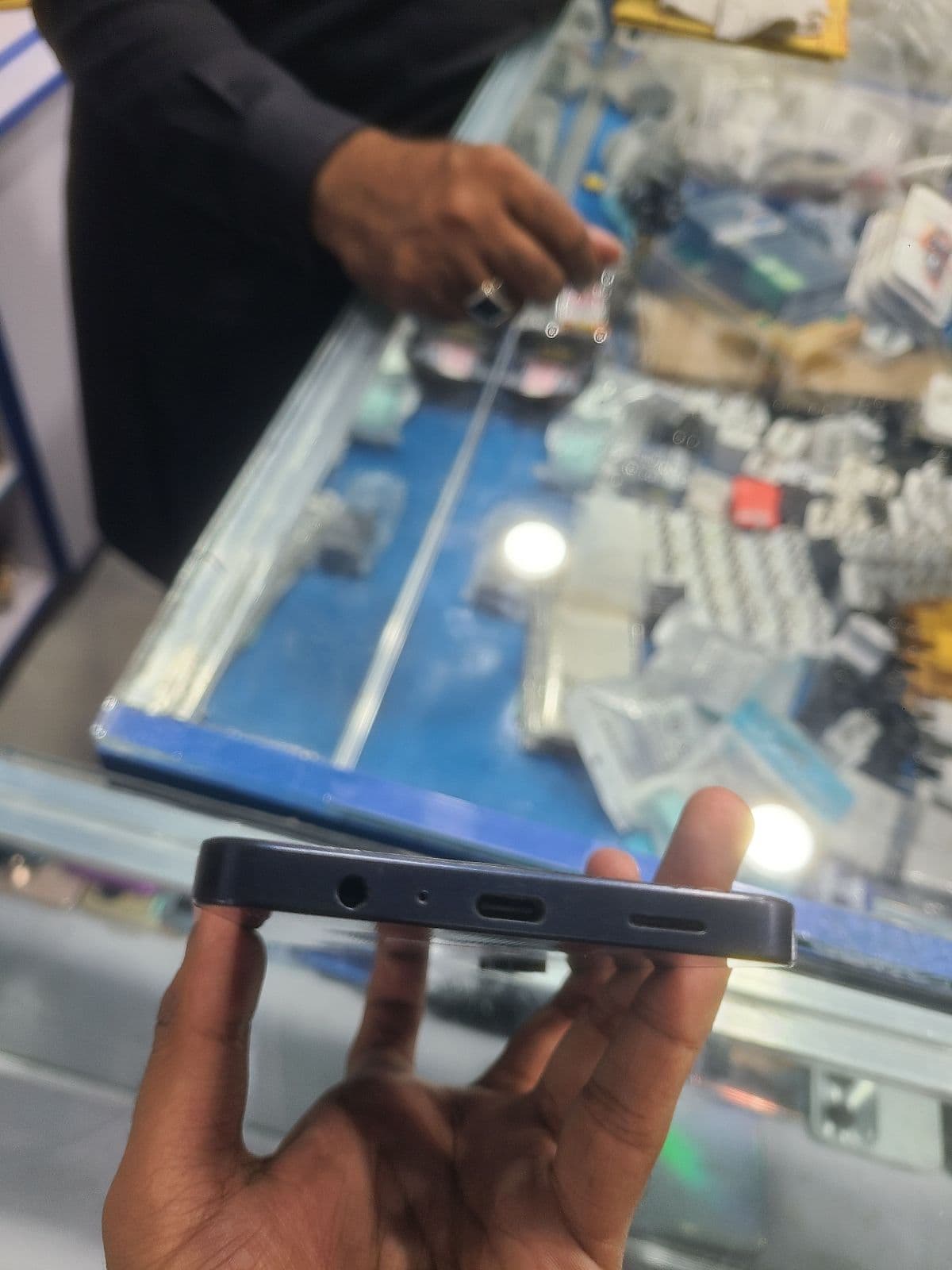 Samsung Galaxy A06 4GB / 64GB in Black — photo 4