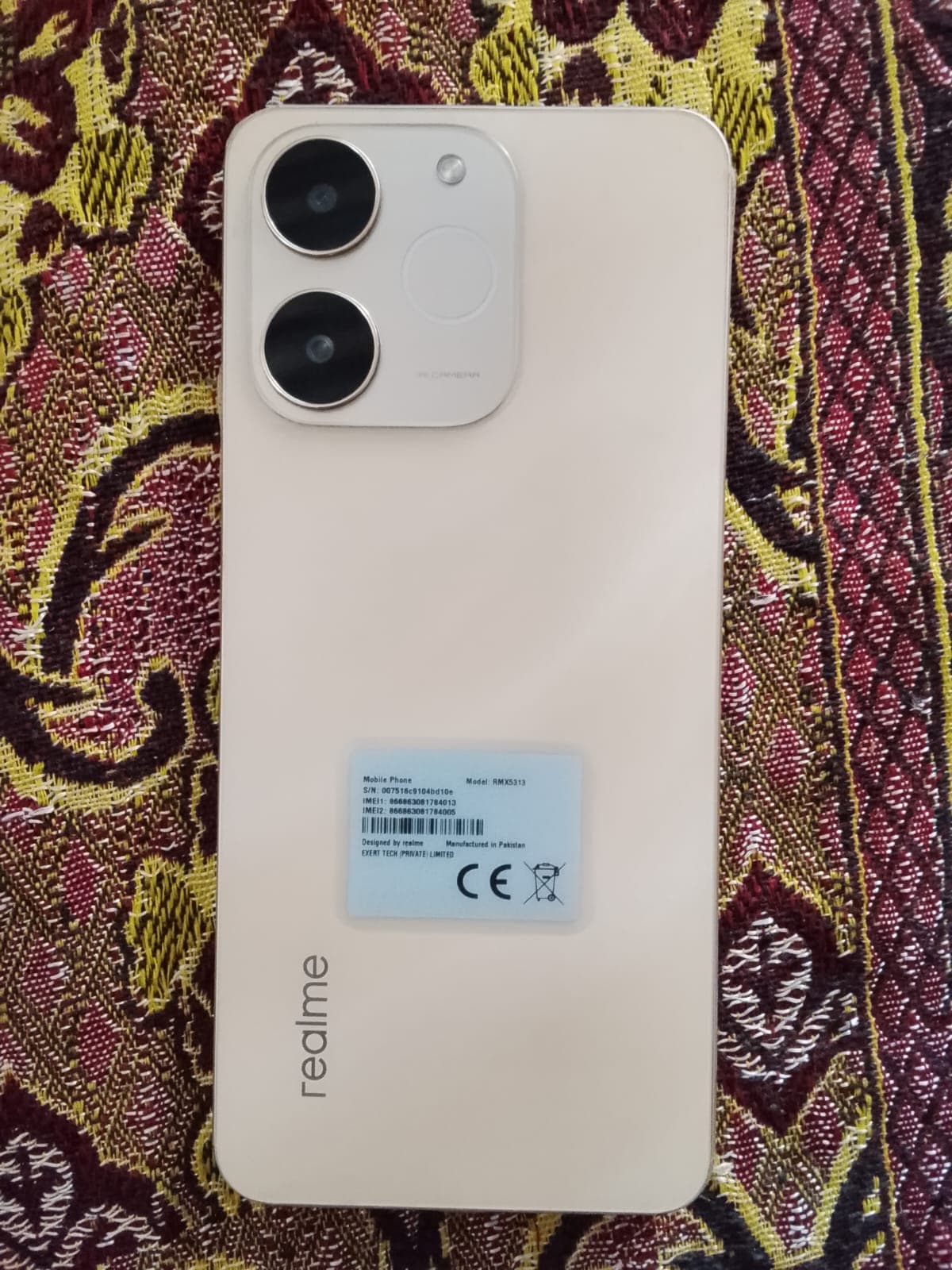 Realme Note 70 6GB / 128GB in Beach Gold — photo 2