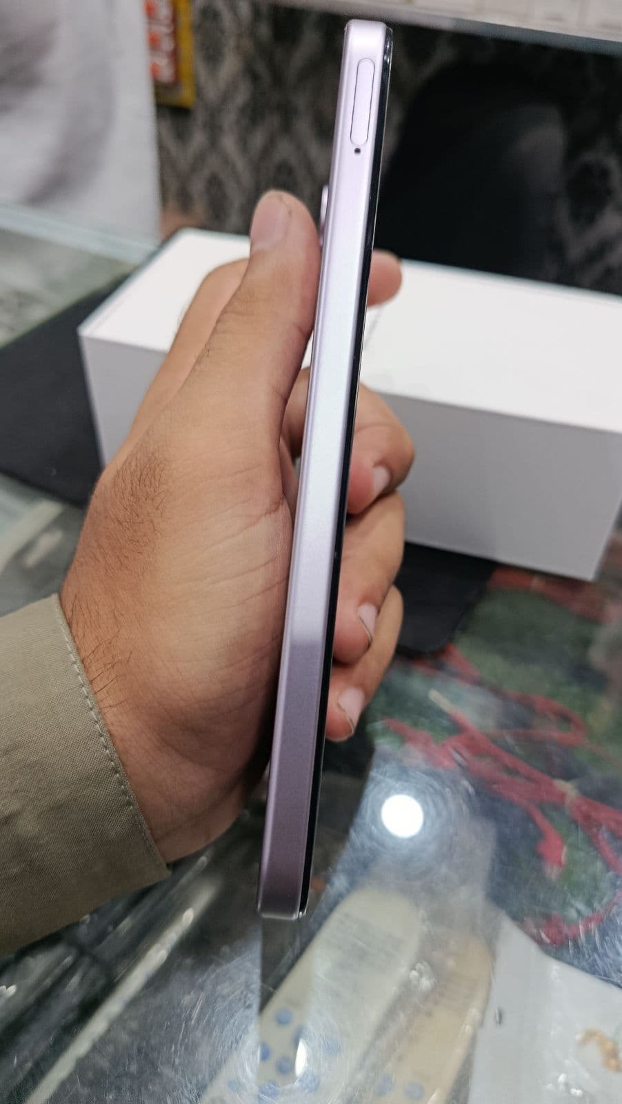 Realme C100i 4GB / 128GB in Dawn Purple — photo 3