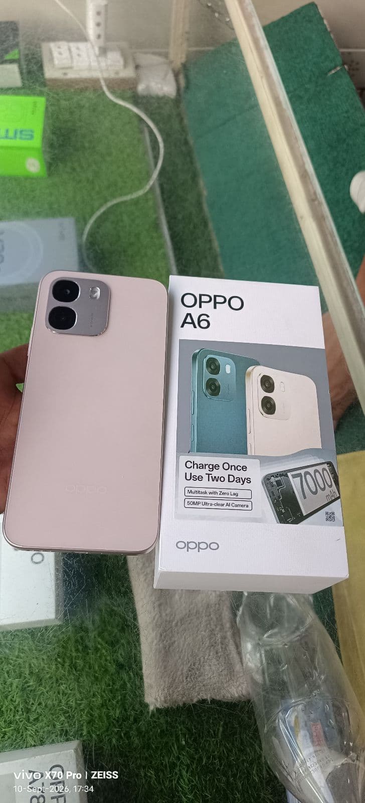 Oppo A6 8GB / 128GB in Aurora Gold — photo 1