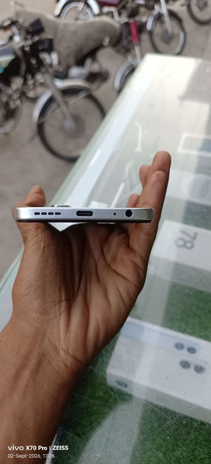 Infinix Hot 60i 6GB / 128GB in Titanium Silver — photo 4
