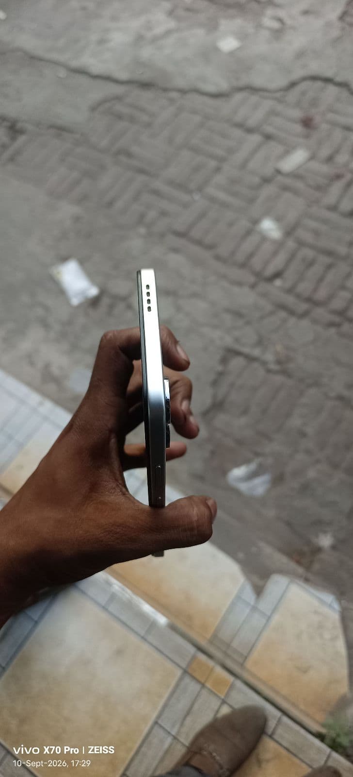Infinix Smart 20 4GB / 64GB in Polaris Titanium — photo 3