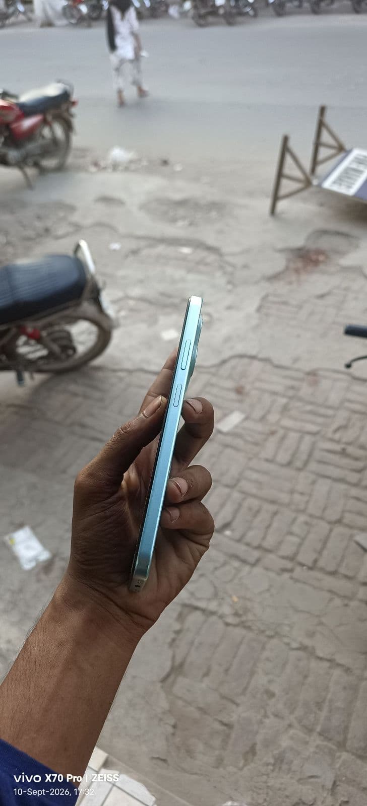 Infinix Smart 9 HD 4GB / 64GB in Mint Green — photo 4