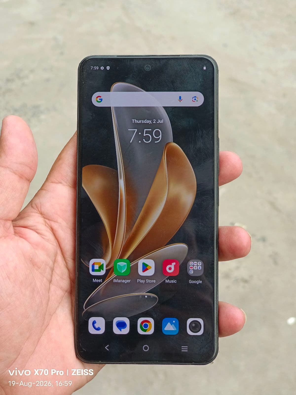 Vivo V29e 8GB / 256GB in Forest Black — photo 2
