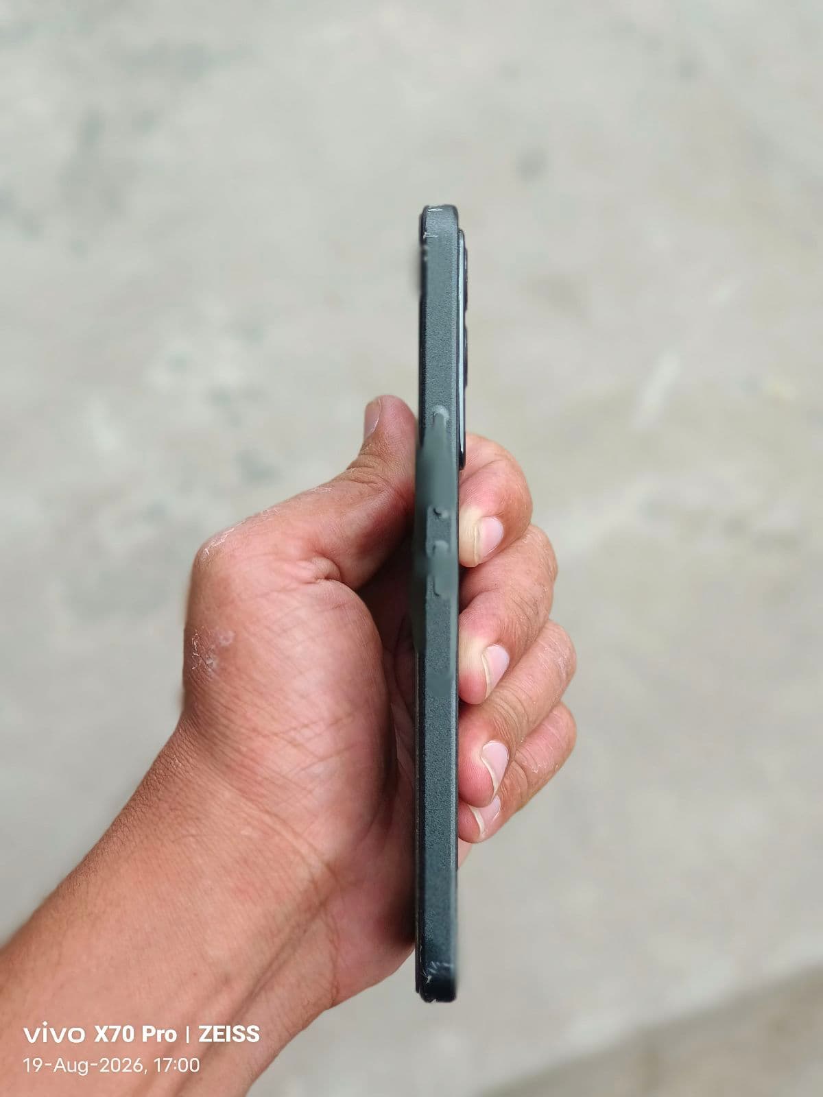 Vivo V29e 8GB / 256GB in Forest Black — photo 5