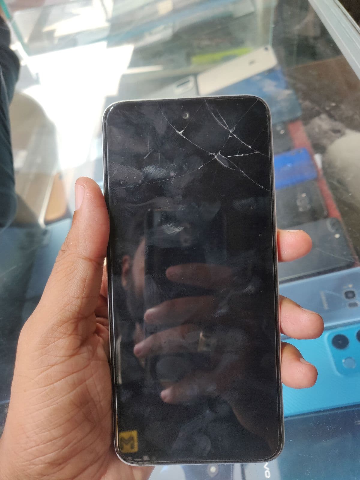 Infinix Smart 10 4GB / 64GB in Titanium Silver — photo 3