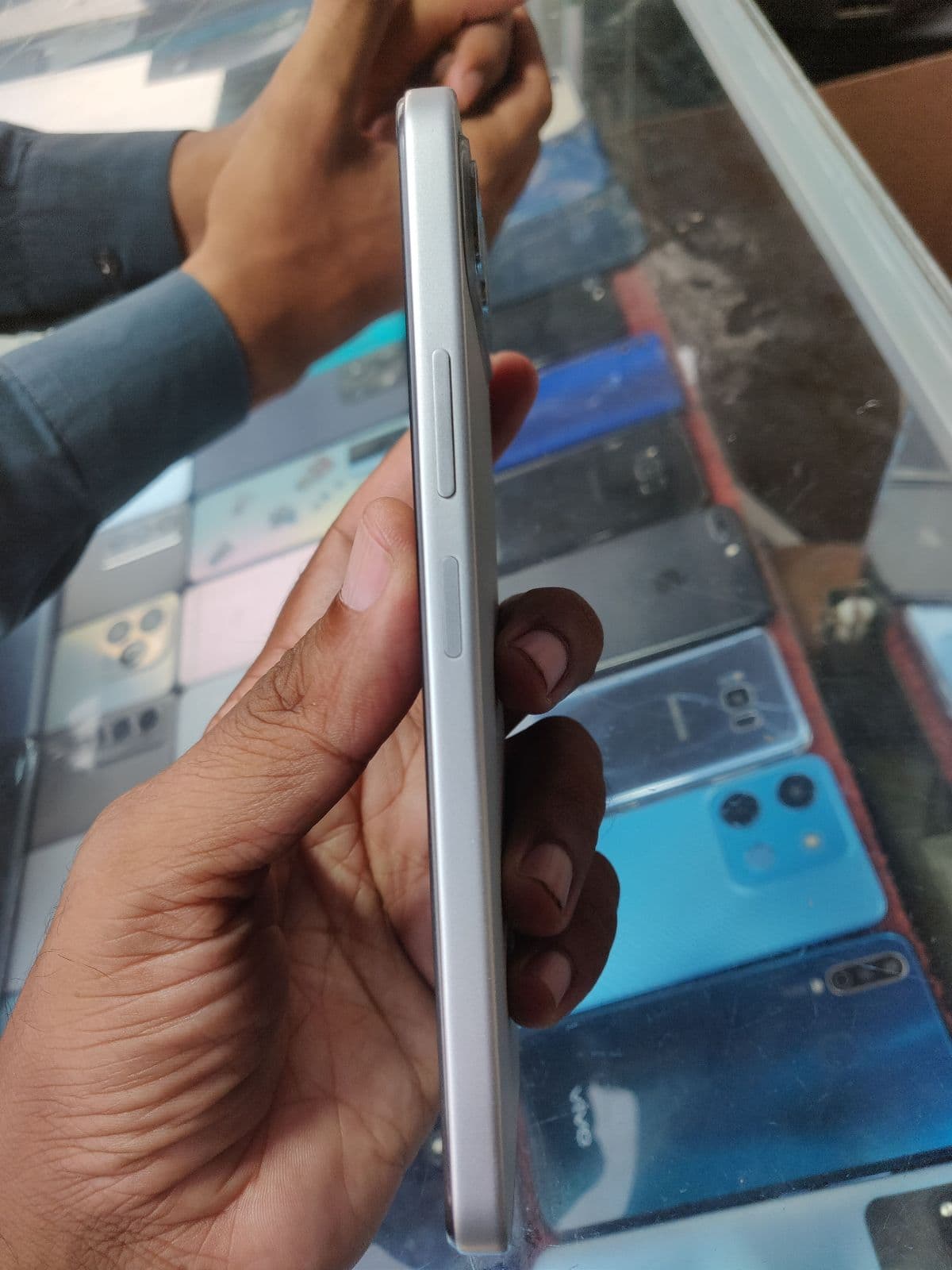 Infinix Smart 10 Plus 4GB / 128GB in Titanium Silver — photo 2
