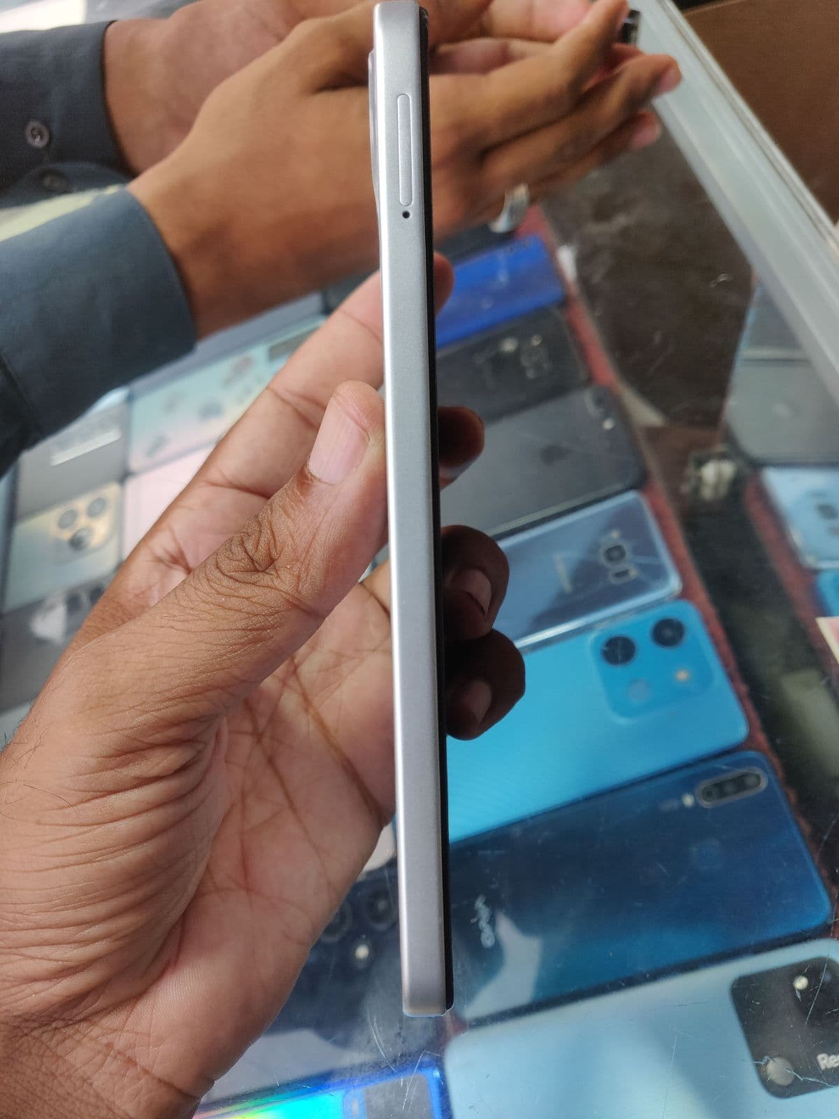 Infinix Smart 10 Plus 4GB / 128GB in Titanium Silver — photo 4