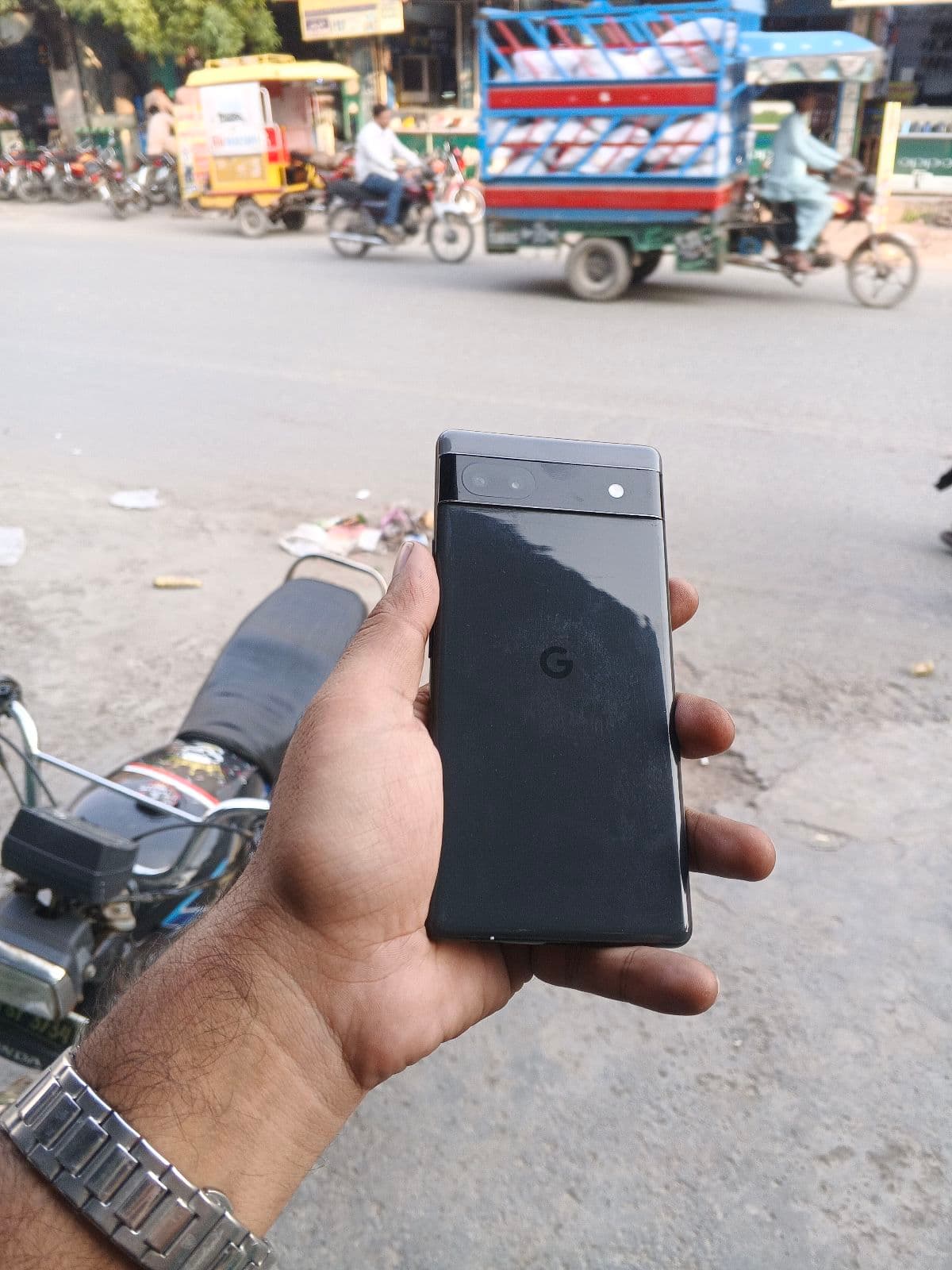Google Pixel 6a 6GB / 128GB in Charcoal — photo 1