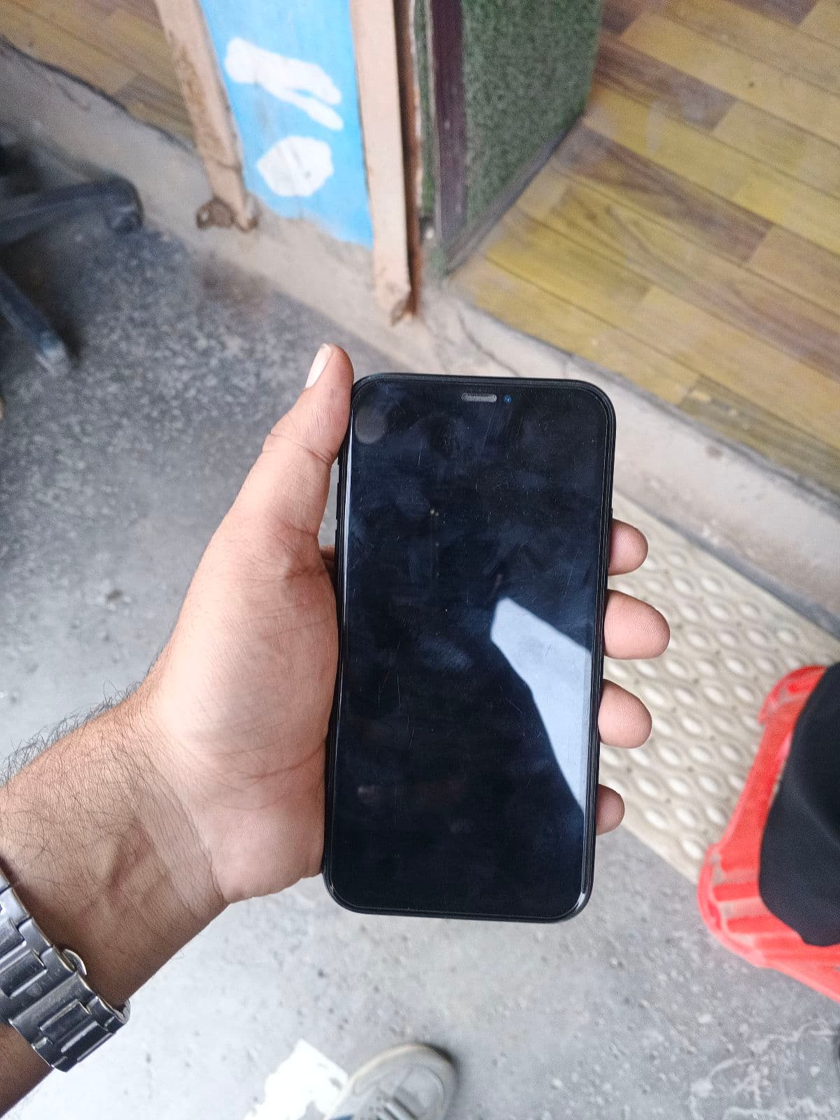 Apple iPhone XR 64GB in Black — photo 2