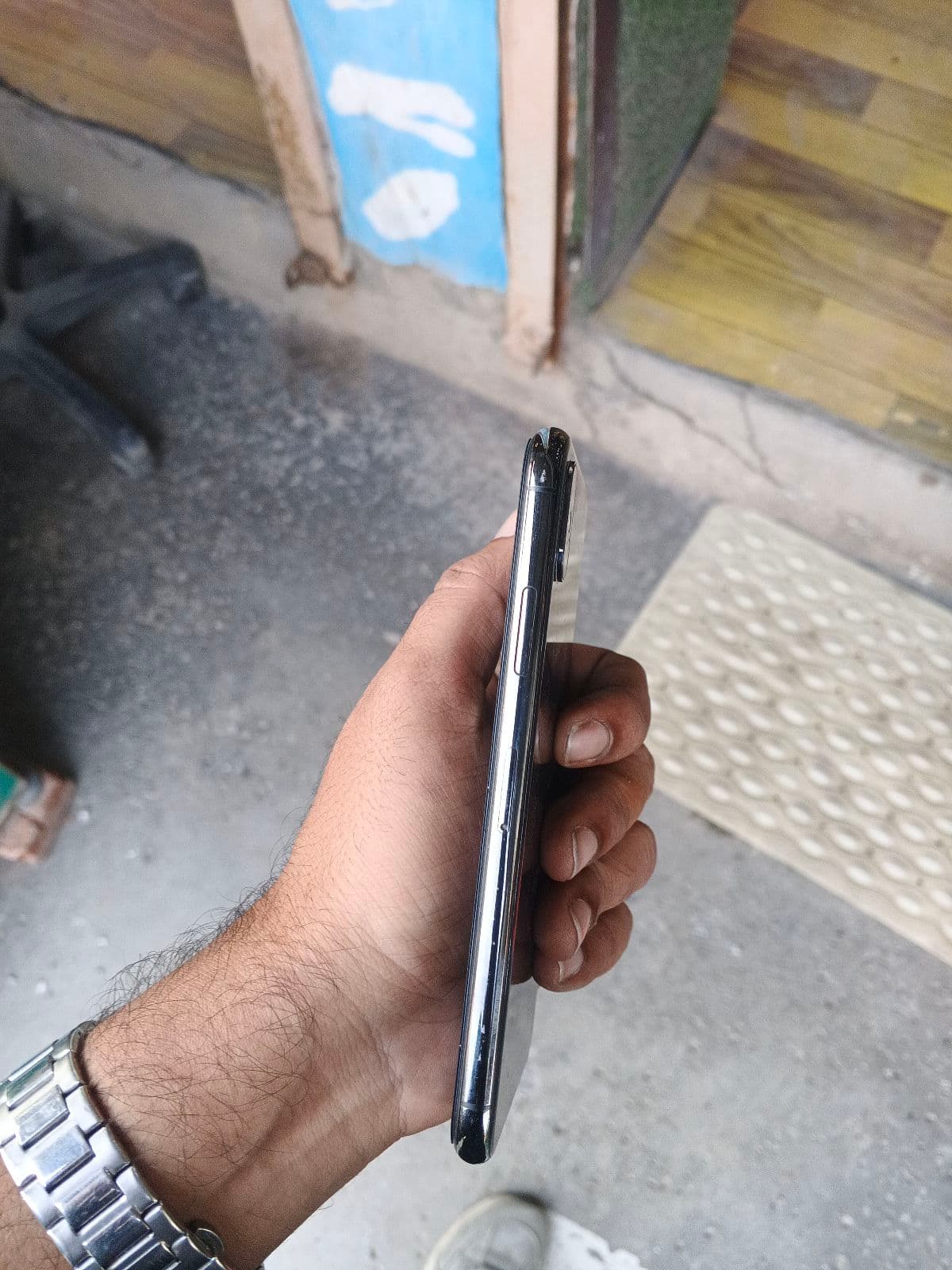 Apple iPhone X 64GB in Space Gray — photo 4