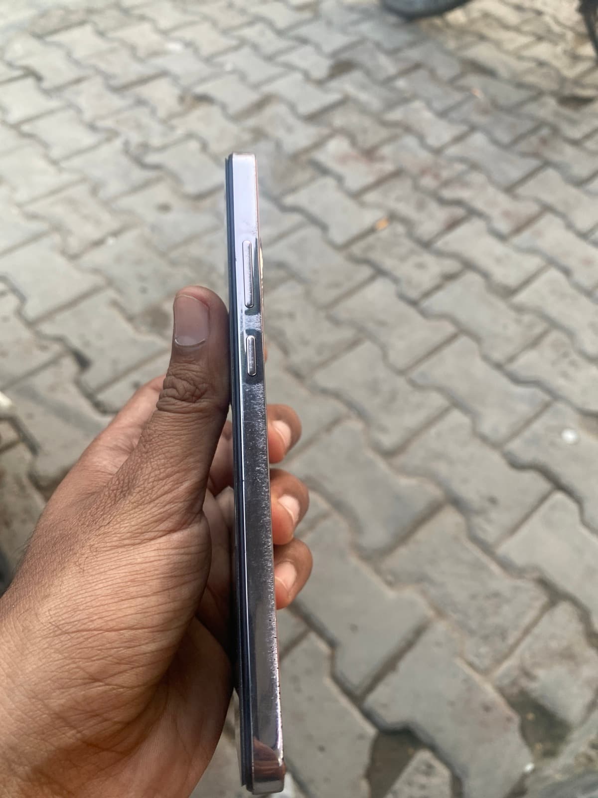 Oppo Reno 12 F 5G 12GB / 256GB in Amber Orange — photo 3
