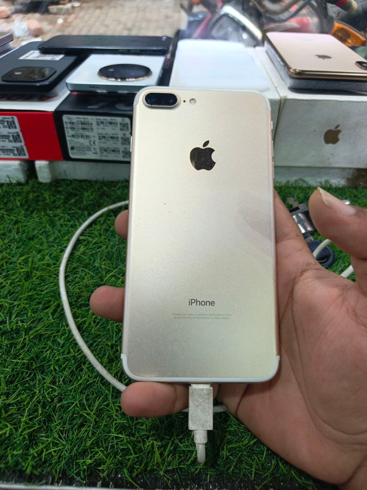 iPhone 7 Plus · 128GB