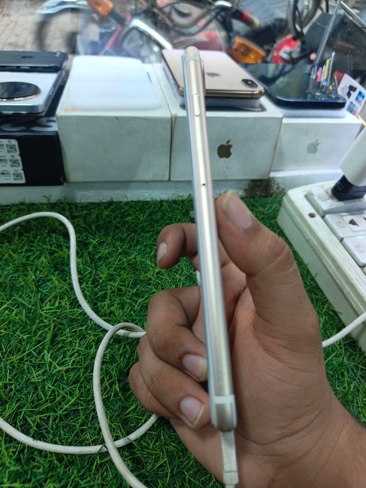 Apple iPhone 7 Plus 128GB in Rose Gold — photo 2