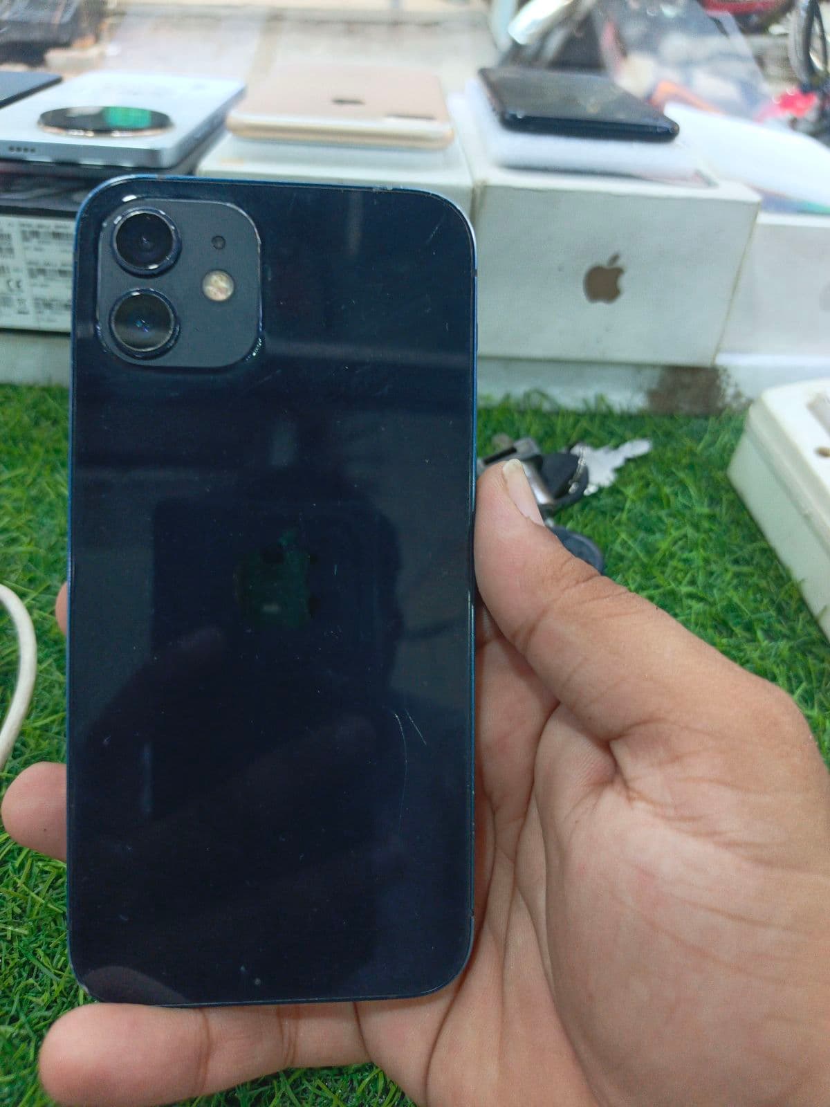Apple iPhone 12 64GB in Black — photo 1