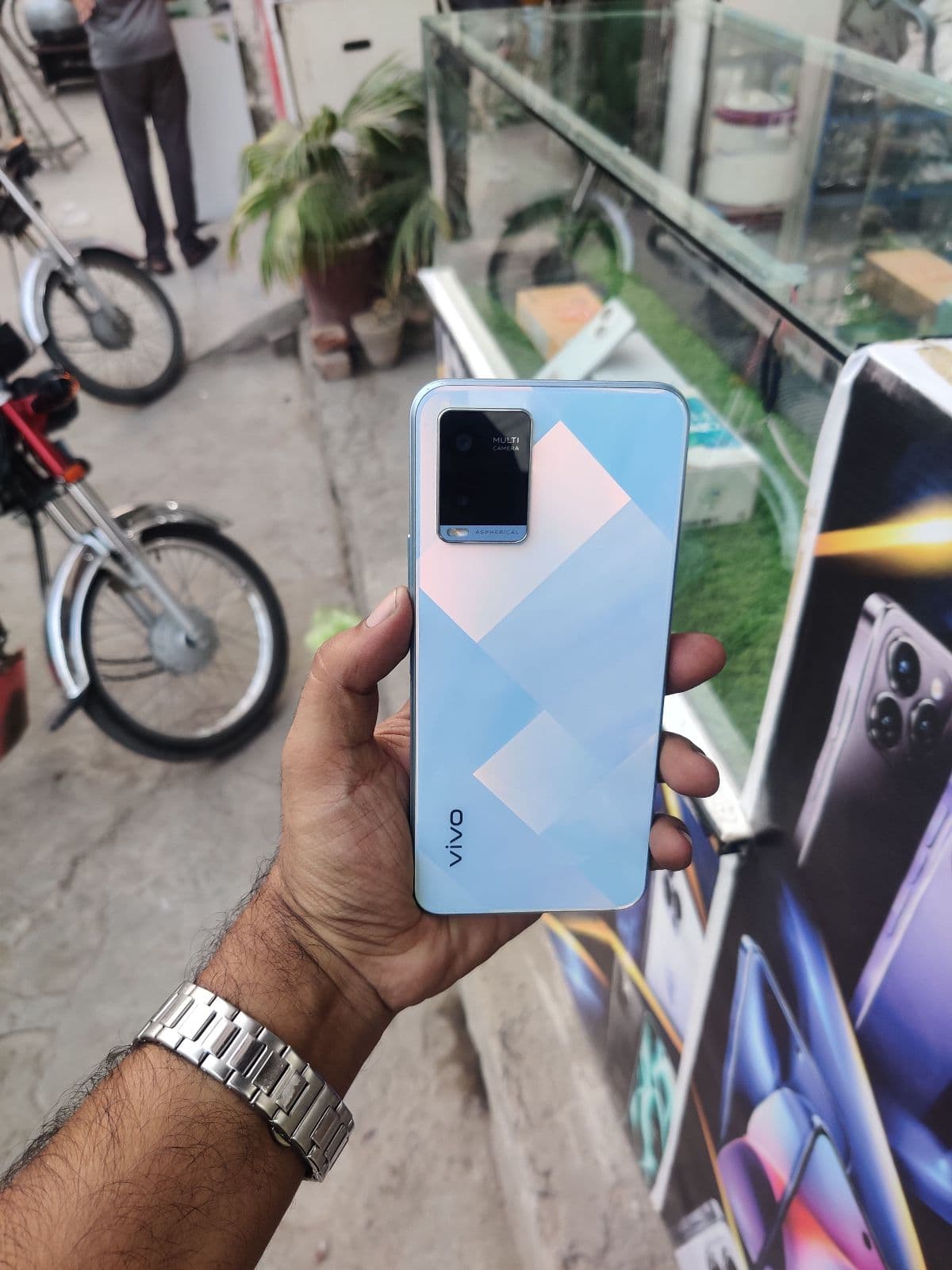 Vivo Y21 · 4GB / 64GB