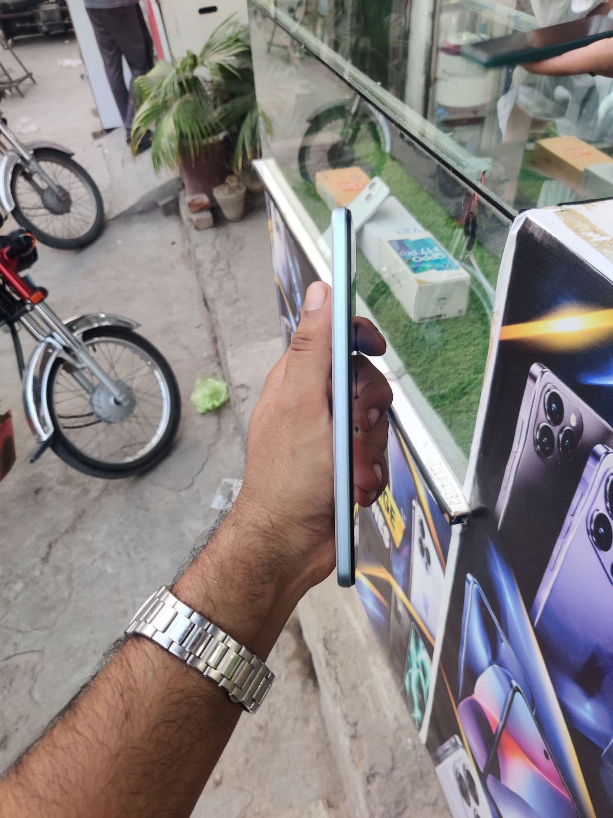 Vivo Y21 4GB / 64GB in Diamond Glow — photo 3
