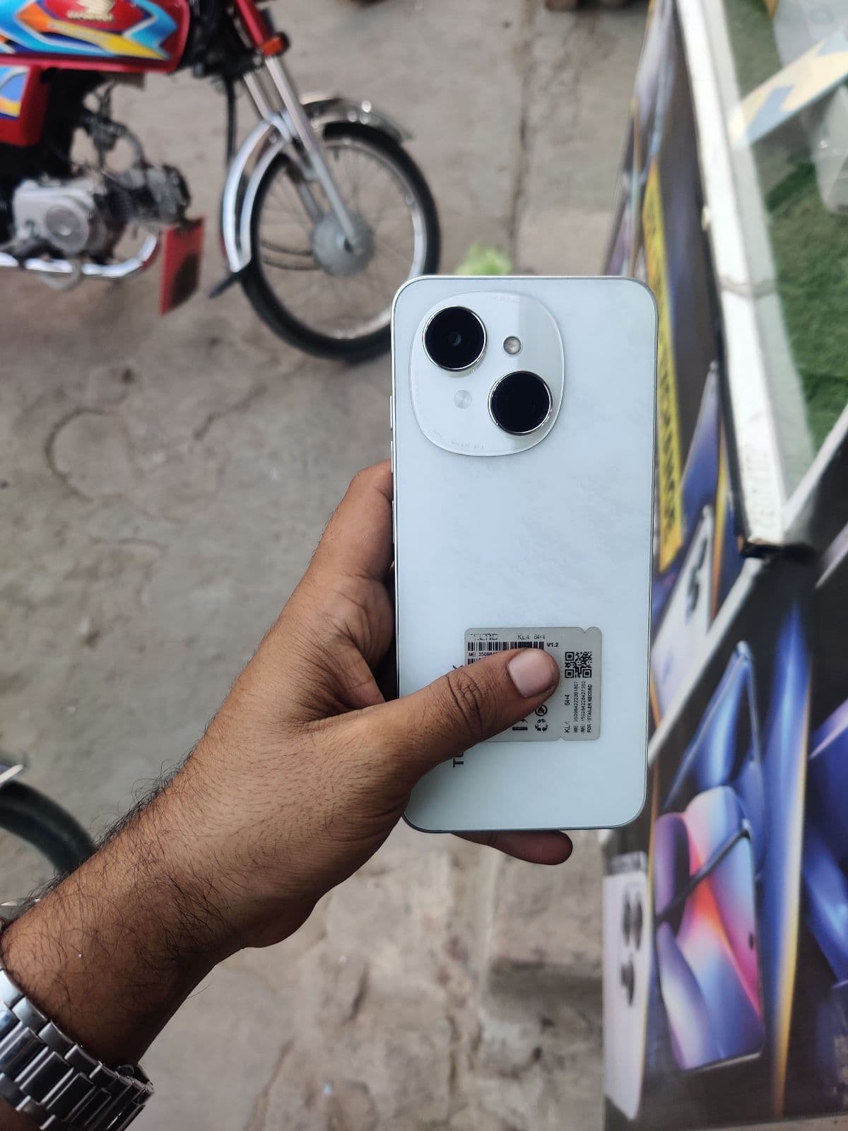 Tecno Spark Go 1 · 4GB / 64GB
