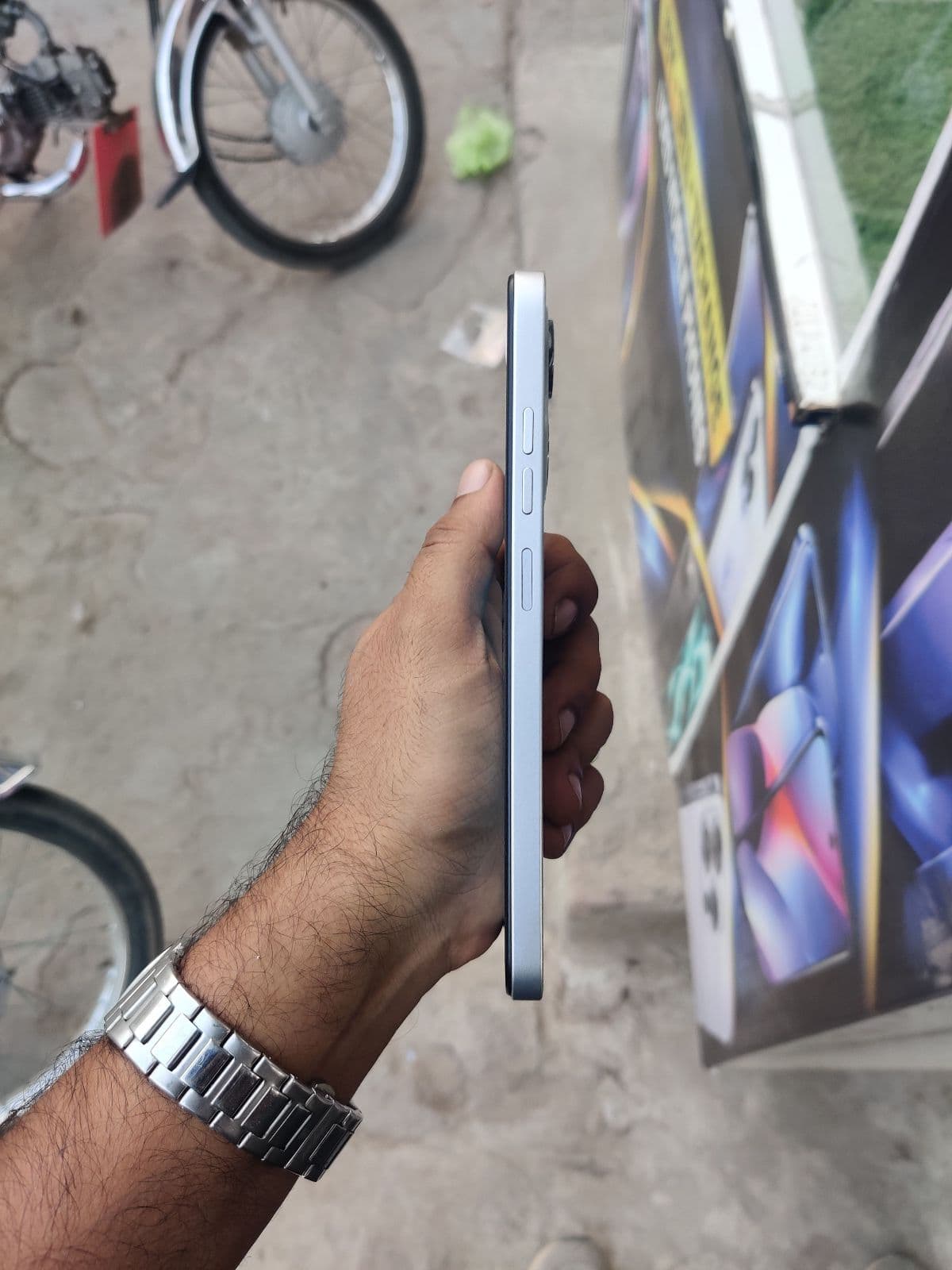 Tecno Spark Go 1 4GB / 64GB in Magic Skin Green — photo 4