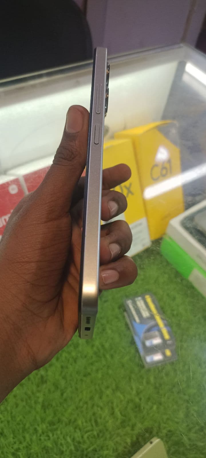 Xiaomi Redmi 12 4GB / 128GB in Moonstone Silver — photo 4