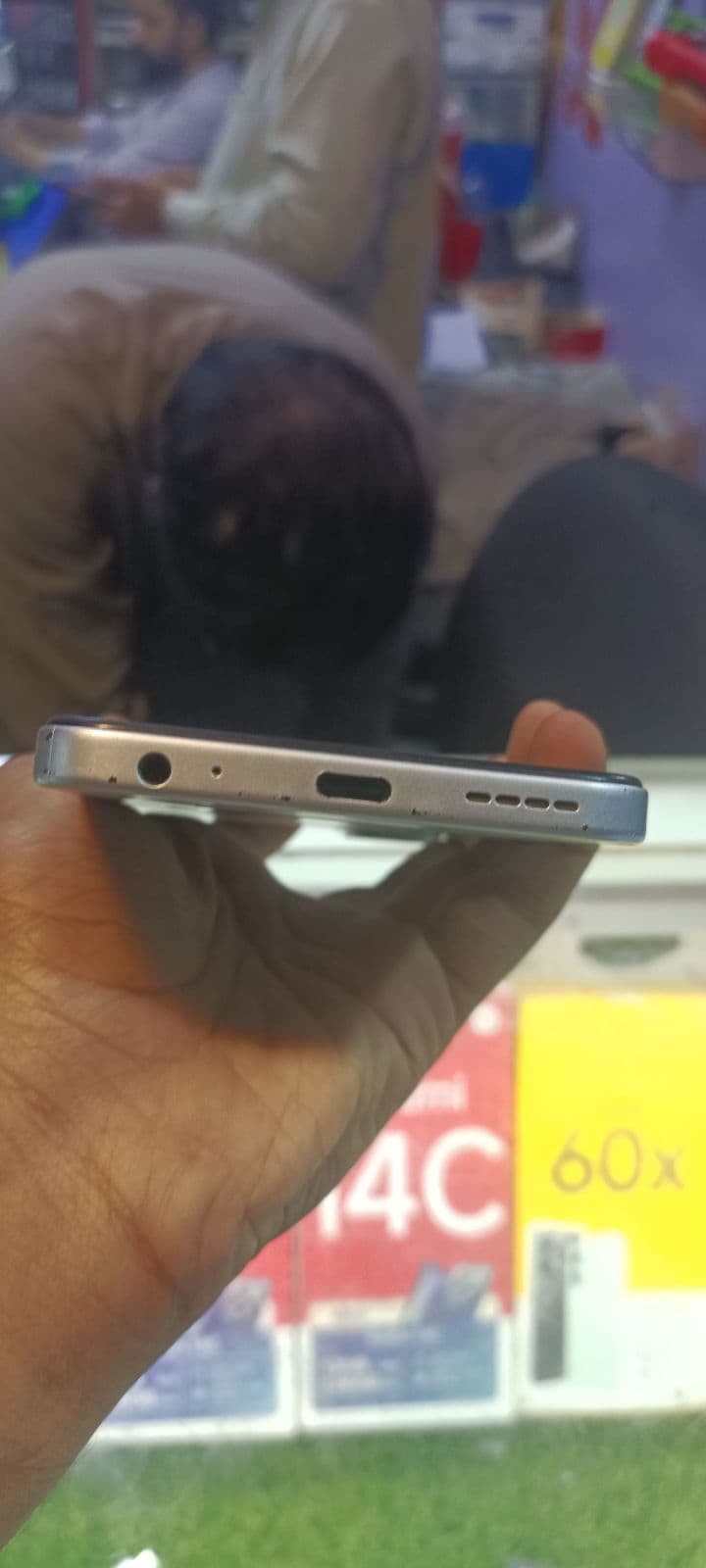 Infinix Smart 10 Plus 4GB / 64GB in Titanium Silver — photo 3
