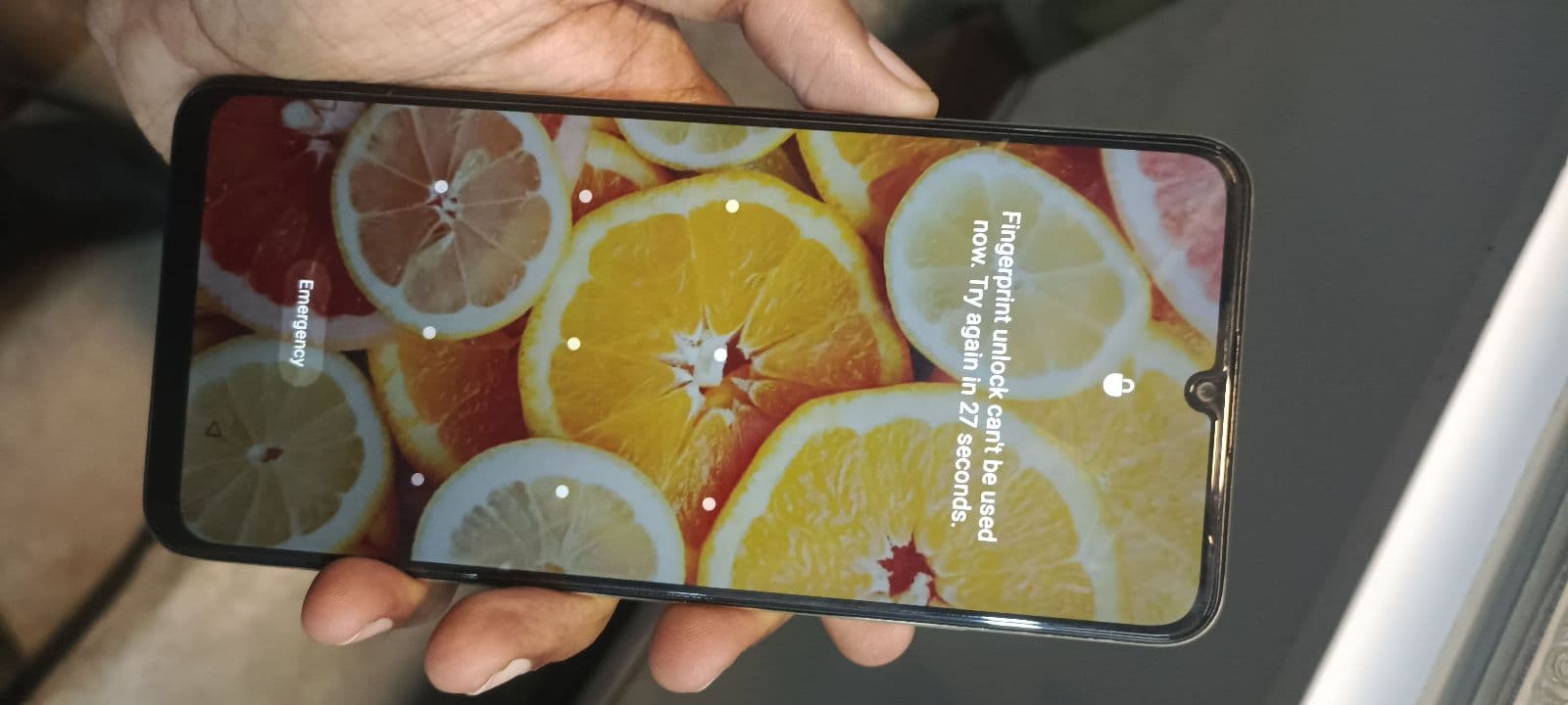 Realme C61 6GB / 128GB in Sparkle Gold — photo 2