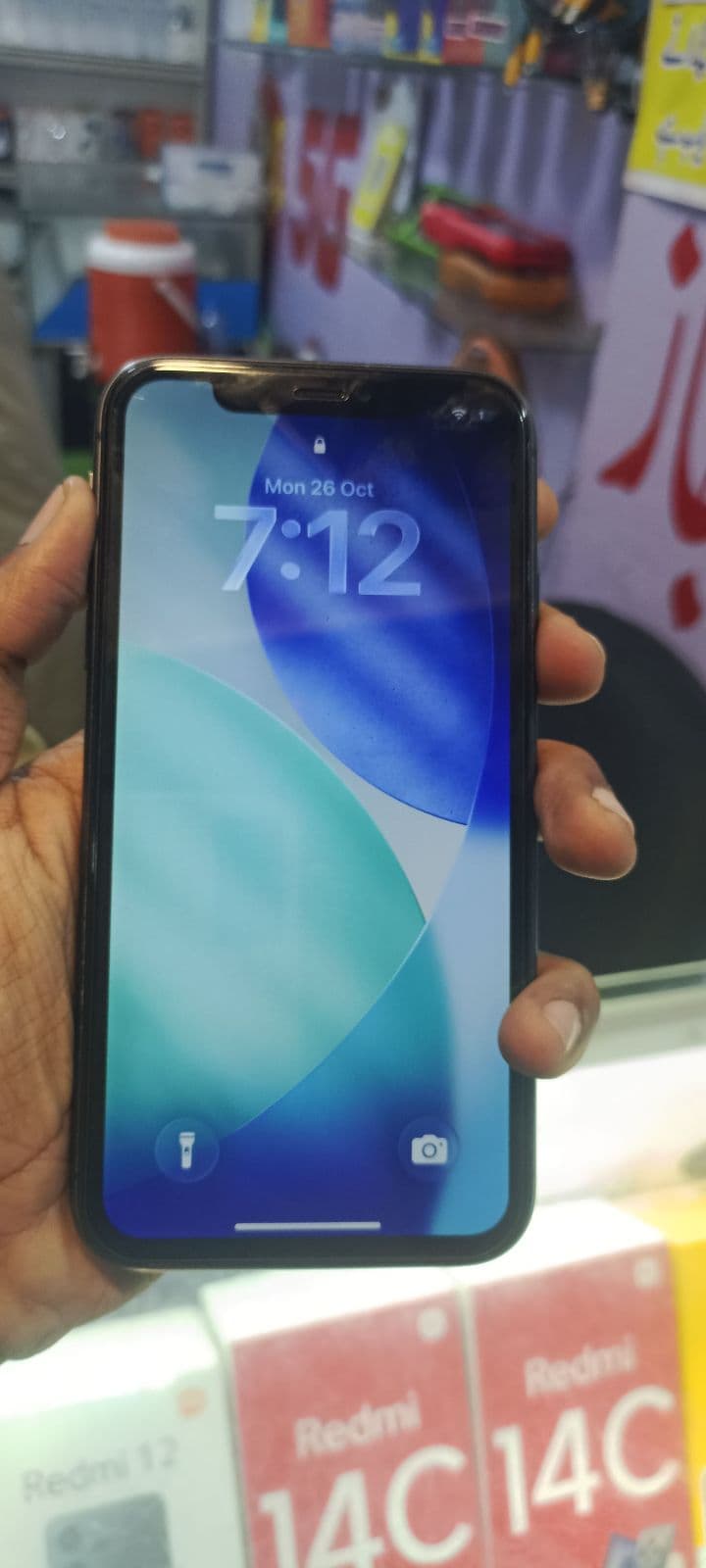 Apple iPhone 11 64GB in Black — photo 2