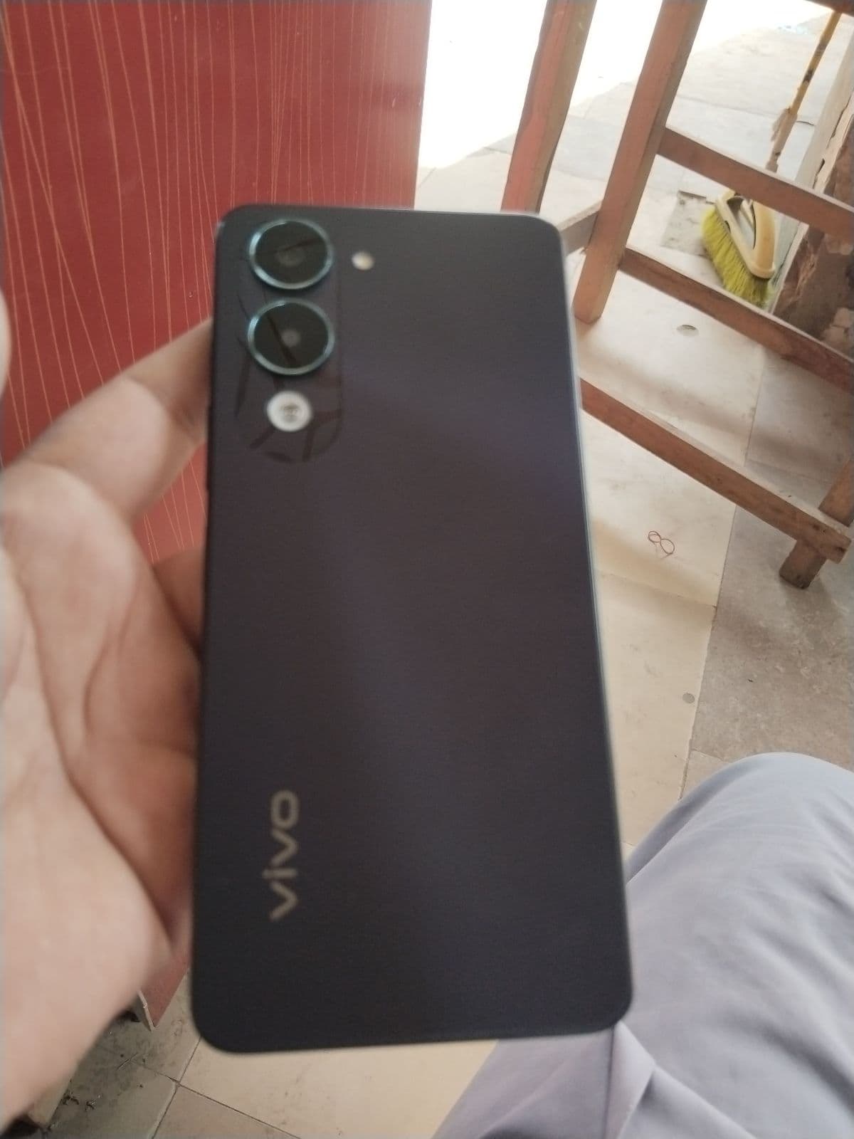 Vivo Y04 4GB / 128GB in Jade Green — photo 3