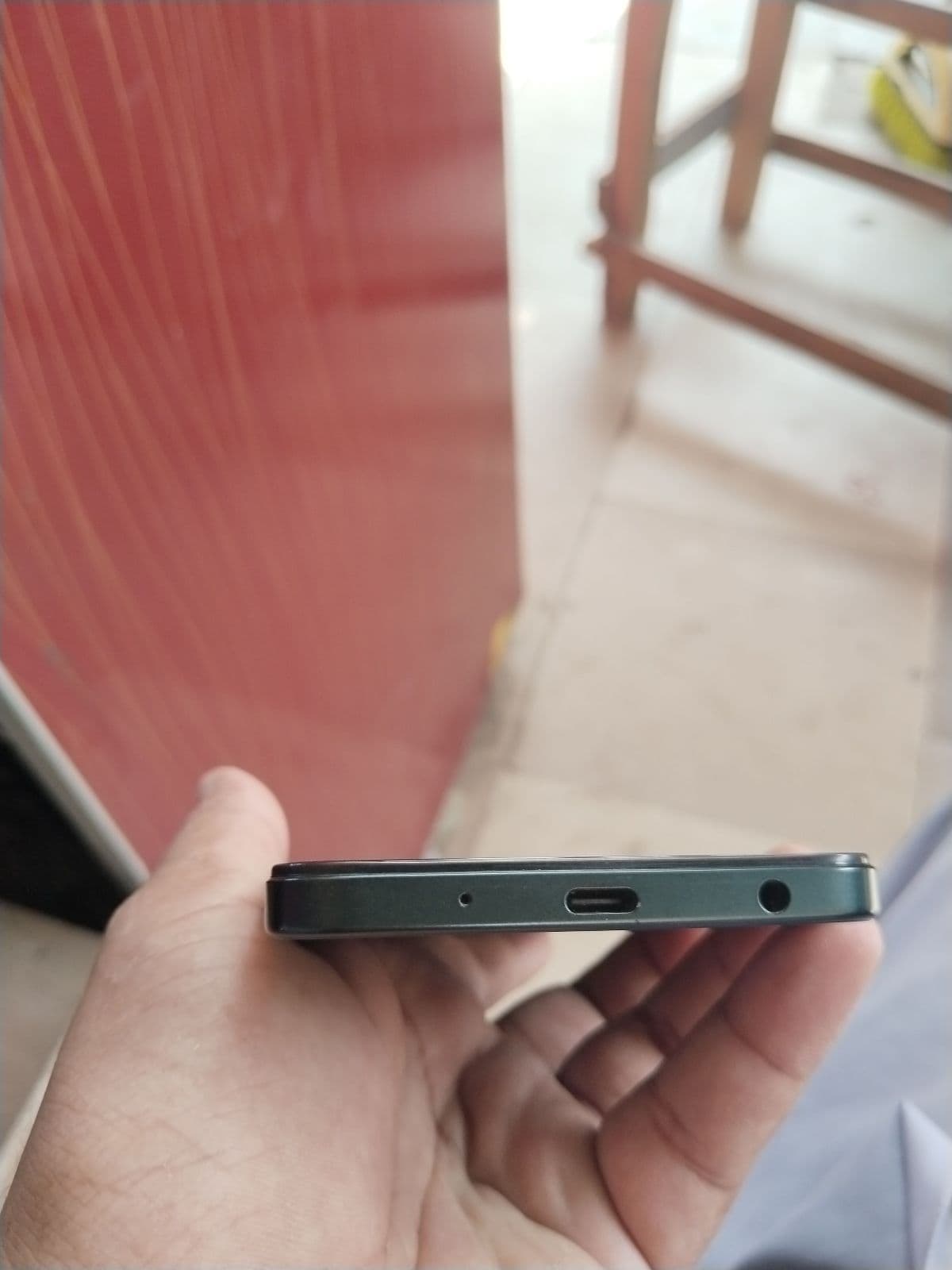 Vivo Y04 4GB / 128GB in Jade Green — photo 4