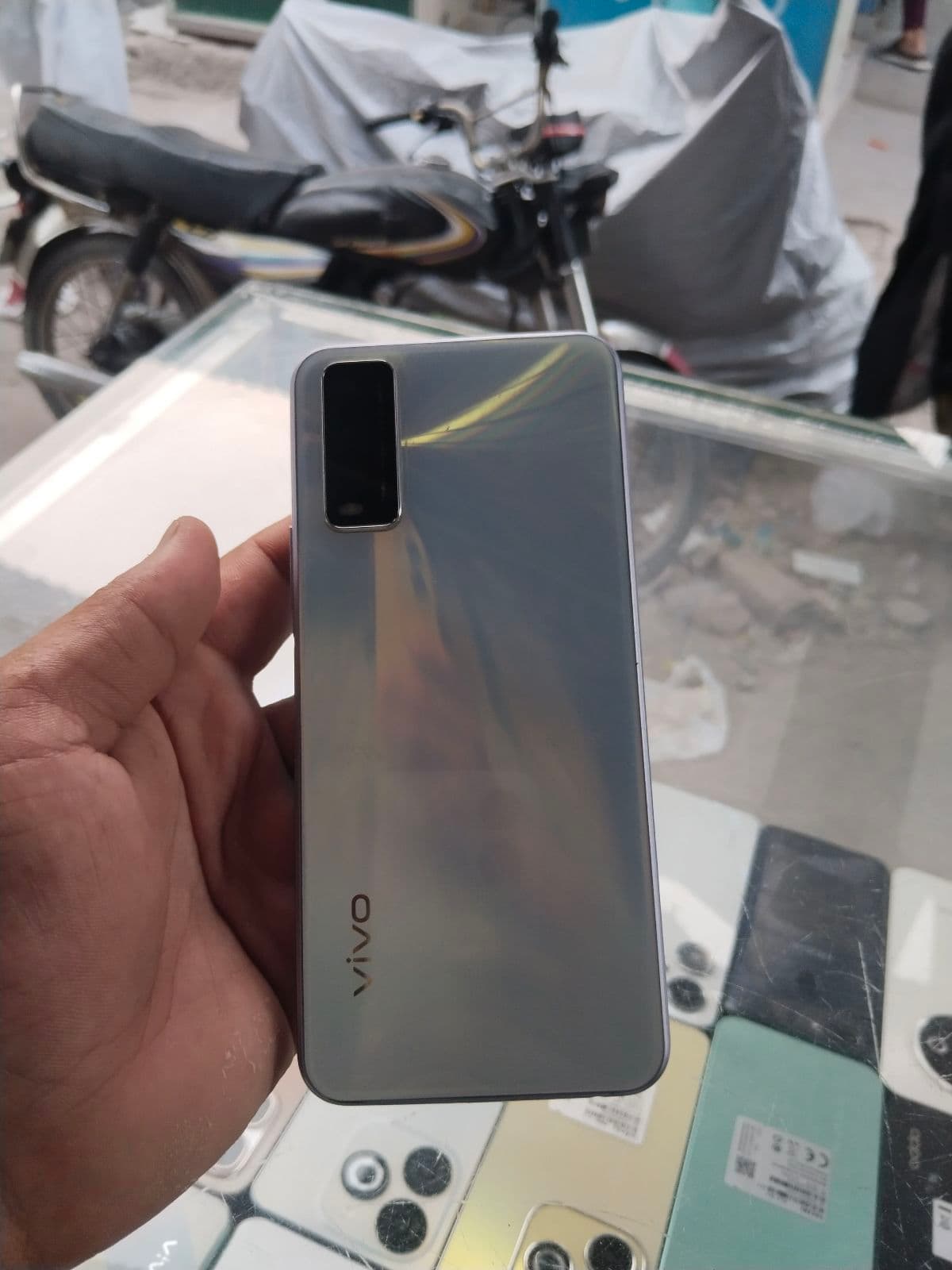 Vivo Y20 4GB / 64GB in Dawn White — photo 2
