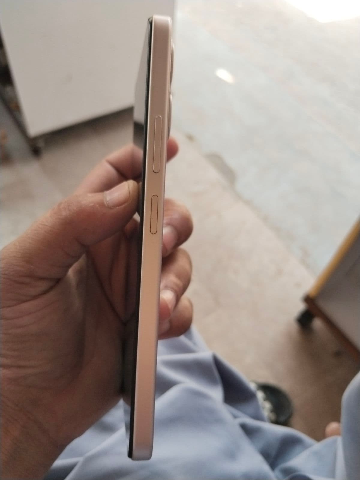 Infinix Smart 10 4GB / 64GB in Twilight Gold — photo 2