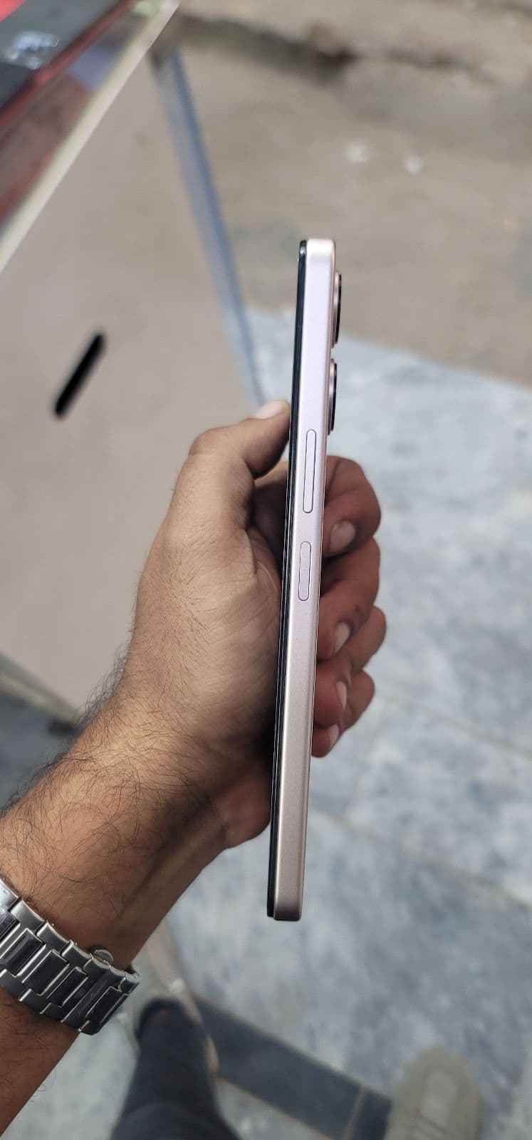 Vivo Y11d 6GB / 128GB in Sunrise Gold — photo 4