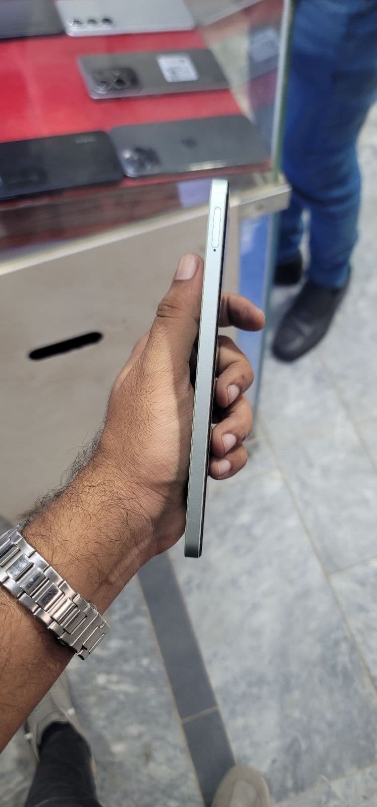 Realme Note 60x 4GB / 128GB in Wilderness Green — photo 3