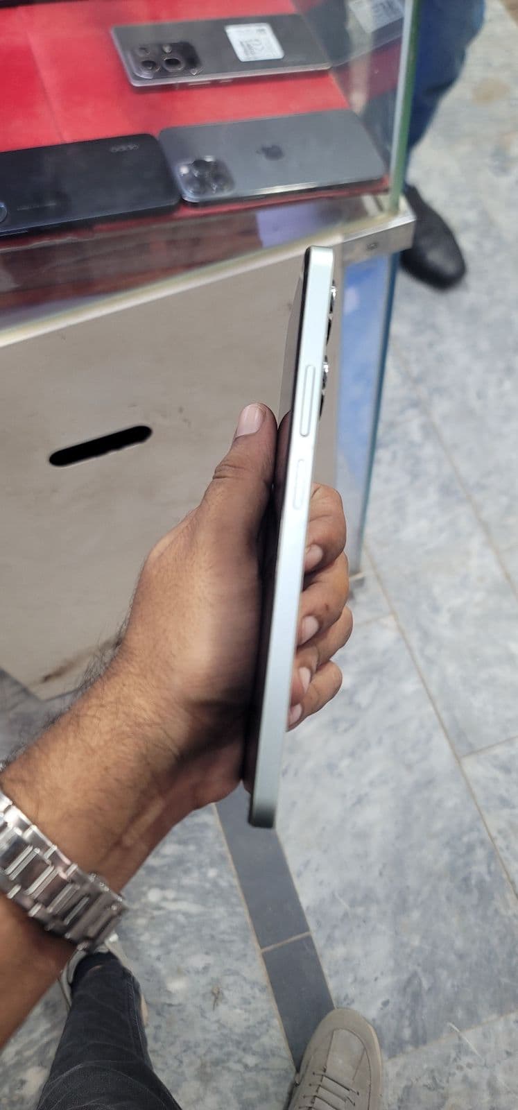 Realme Note 60x 4GB / 128GB in Wilderness Green — photo 4