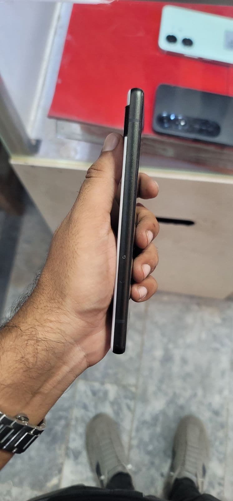 Google Pixel 6a 6GB / 128GB in Chalk — photo 3