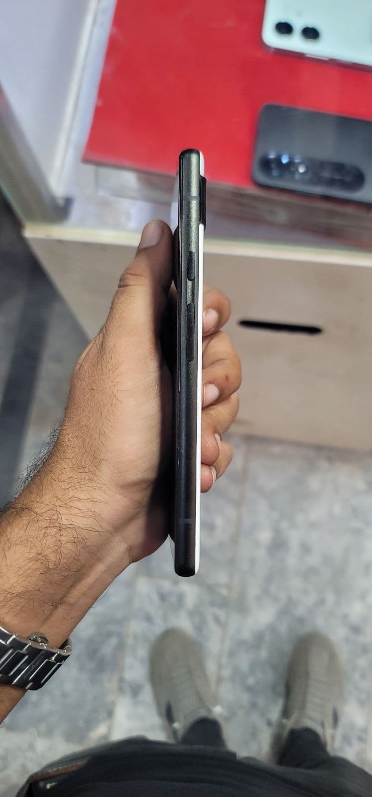 Google Pixel 6a 6GB / 128GB in Chalk — photo 4